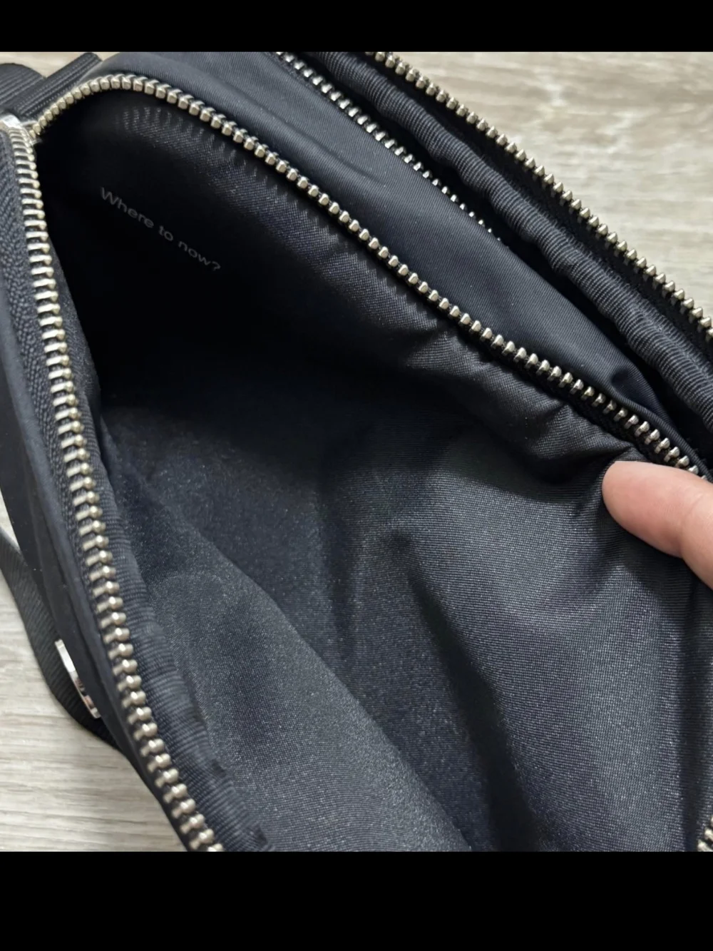 lululemon Camera Crossbody 2 L